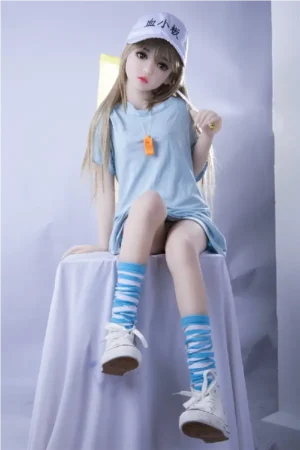 Asiatische Mini Sexpuppe mit festem Po