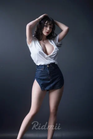 Silikonkopf Sexpuppen mit TPE-Körper im Jeansrock.