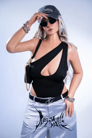 Lifestyle-Szene mit Sonnenbrille und Los Angeles Cap.