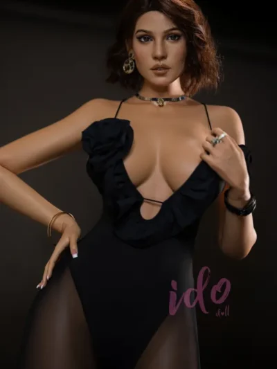 Realistisches Kapillar-Make-up auf der Haut einer 167cm Sexpuppe