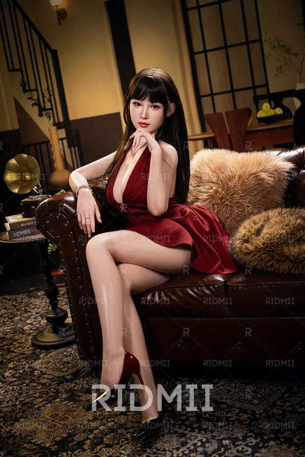 Ridmii Hain 163cm KI-Sexpuppe mit dunklen Haaren und elegantem intelligentem Begleiter-Design